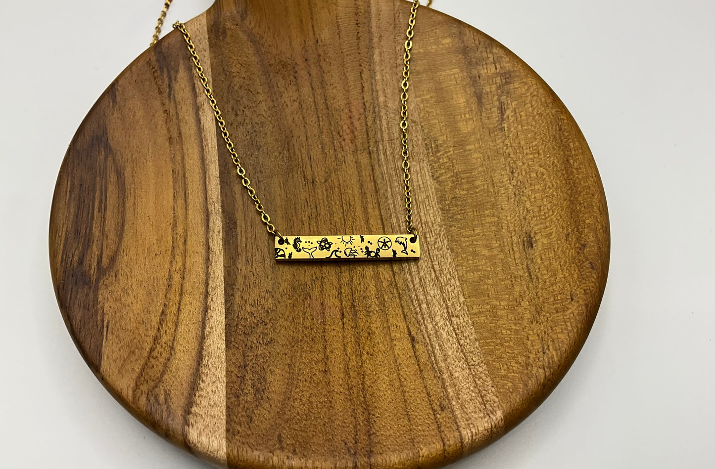 Ocean horizontal bar necklace