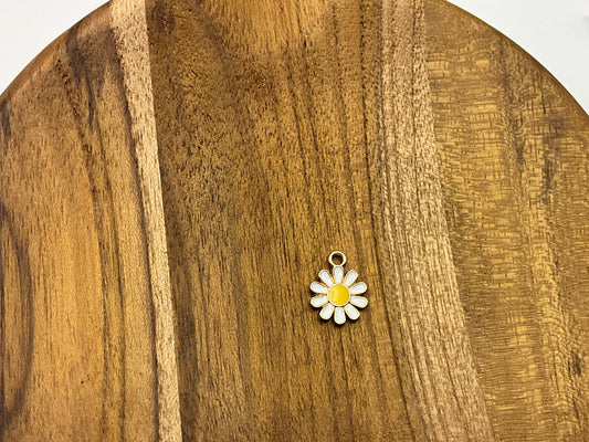 Daisy charm