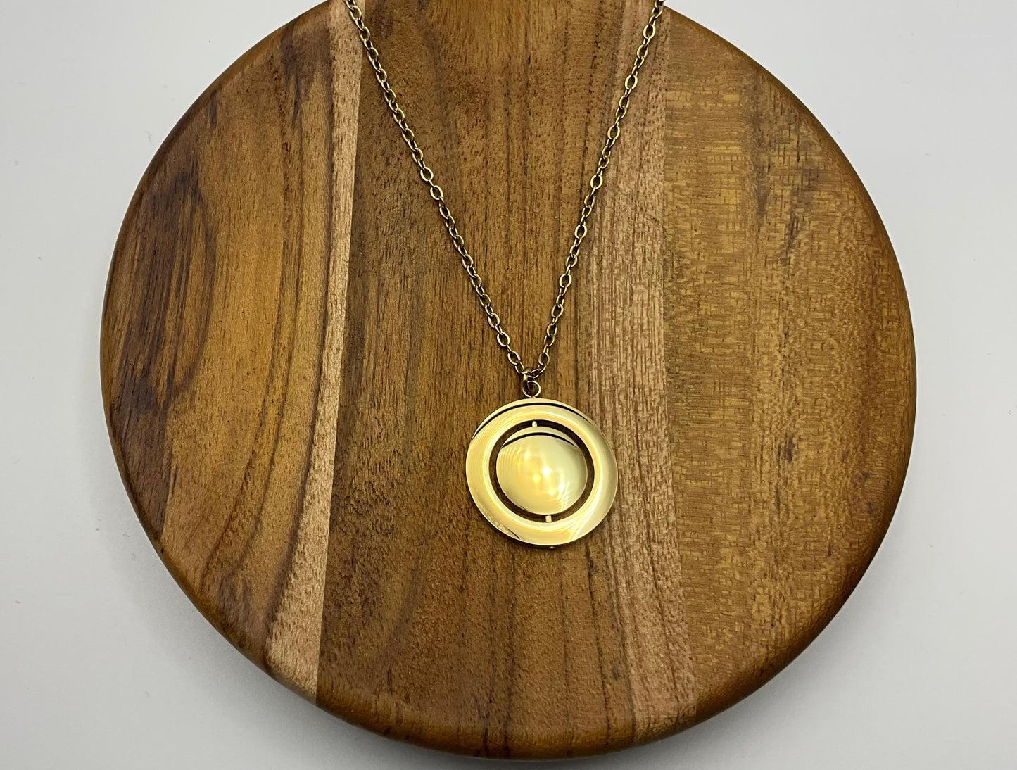 Spinning circle necklace Gold