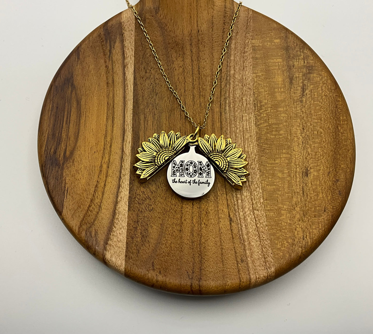 Mom heart of the family sunflower necklace