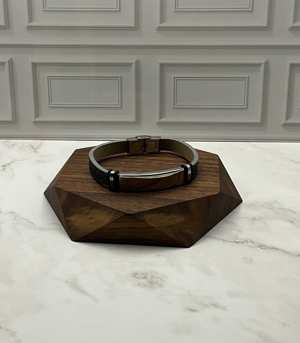 Men’s black silicone bracelet