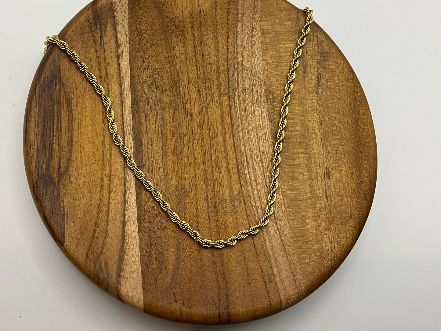 Thin rope chain gold