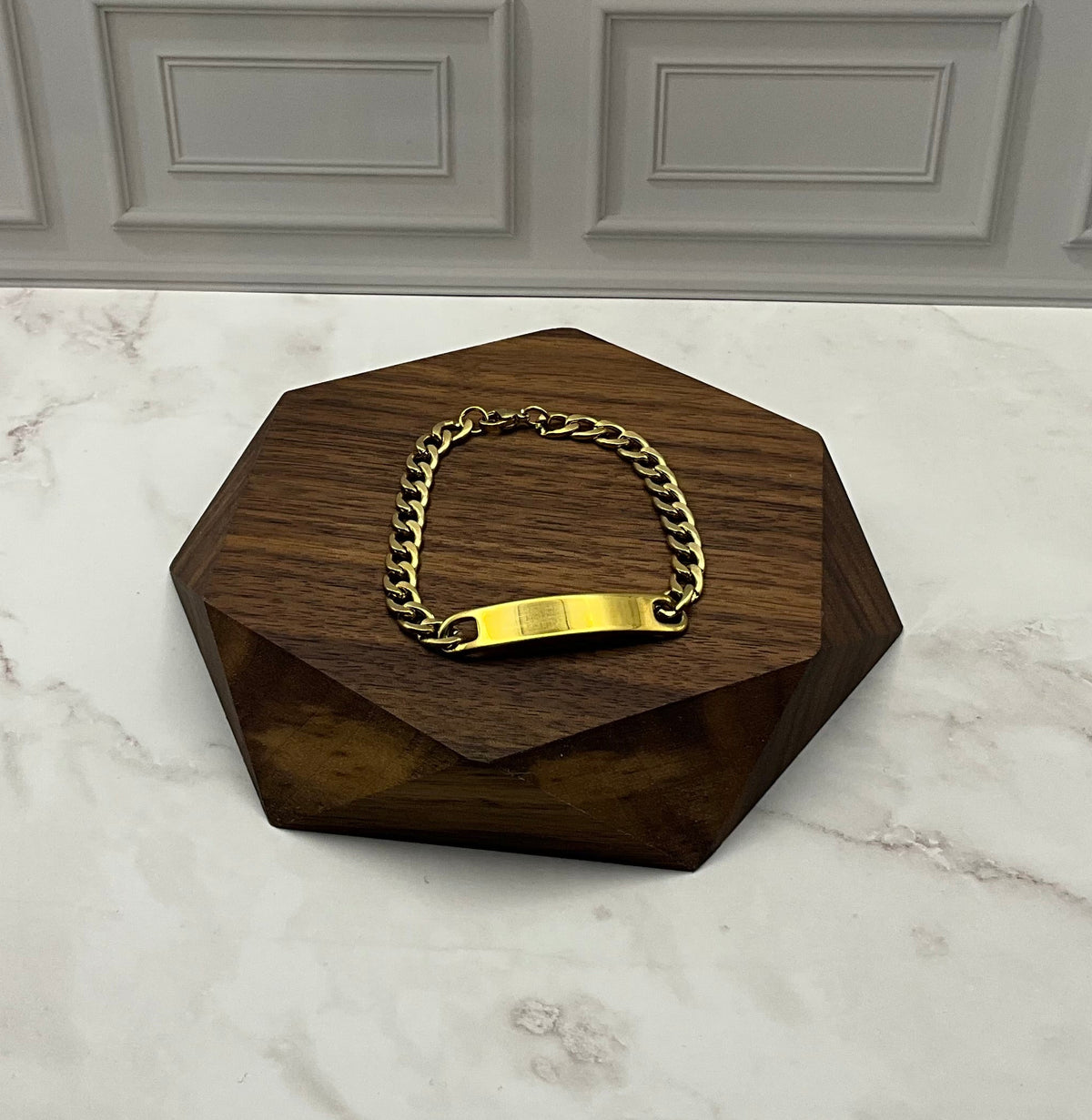 Figaro Bracelet Gold