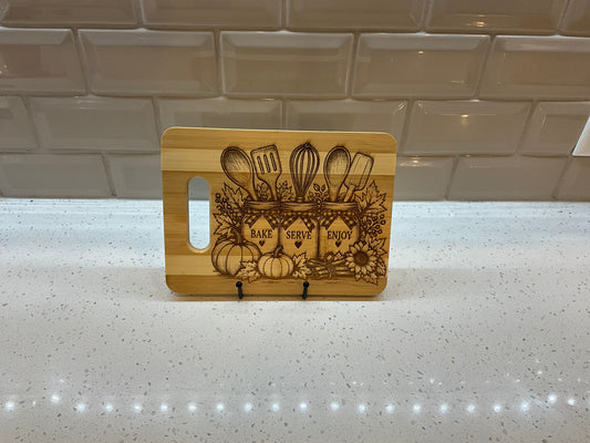 Medium Bamboo Cutting Board – Bake, Serve, Enjoy