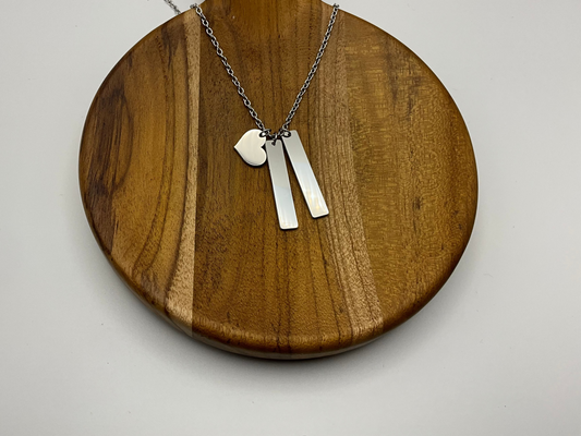 Small pillars and heart necklace silver
